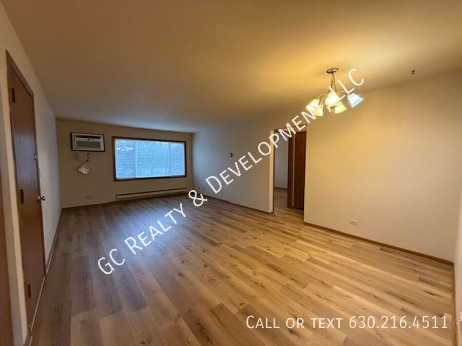 *** 2 BDRM / 1000 SQFT / 2 PARKING SPOTS / TENANTS ONLY PAY ELECTRIC / PET FRIENDLY *** property image
