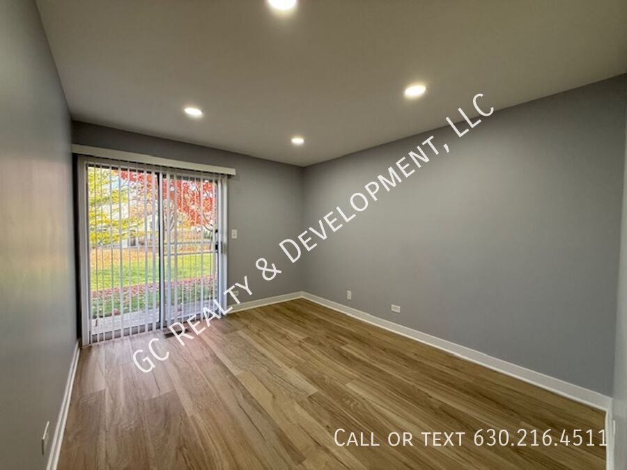*** RECENTLY UPDATED / 2 BDRM -  2BTH / NEW IN UNIT LAUNDRY / GARAGE PARKING / STORAGE UNIT *** property image
