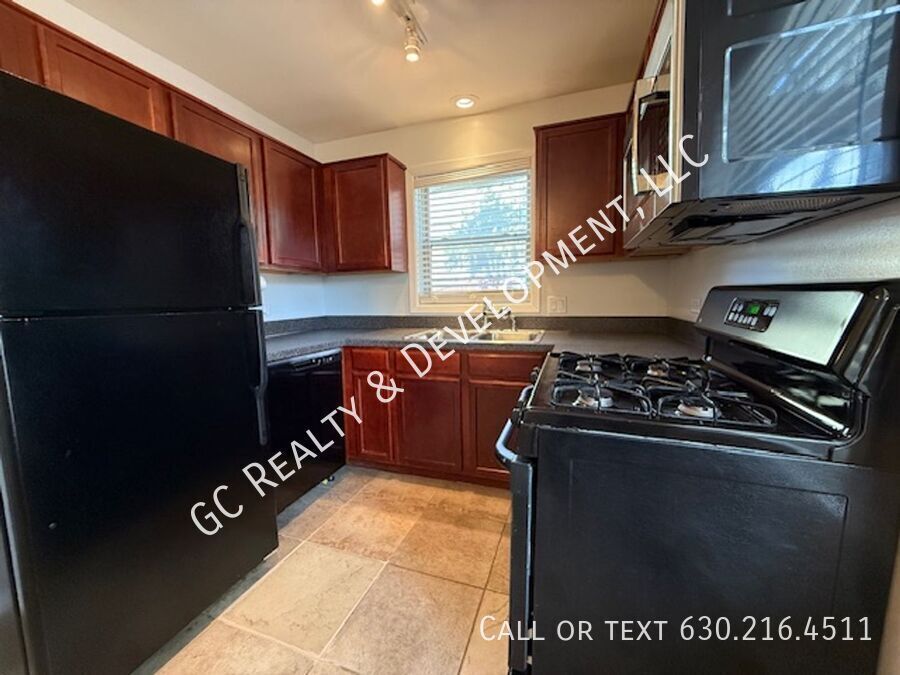 *** 2 BDRM - 2 BTH / IN UNIT LAUNDRY / RECENTLY UPDATED / OUTDOOR POOL / ON SITE GYM *** property image