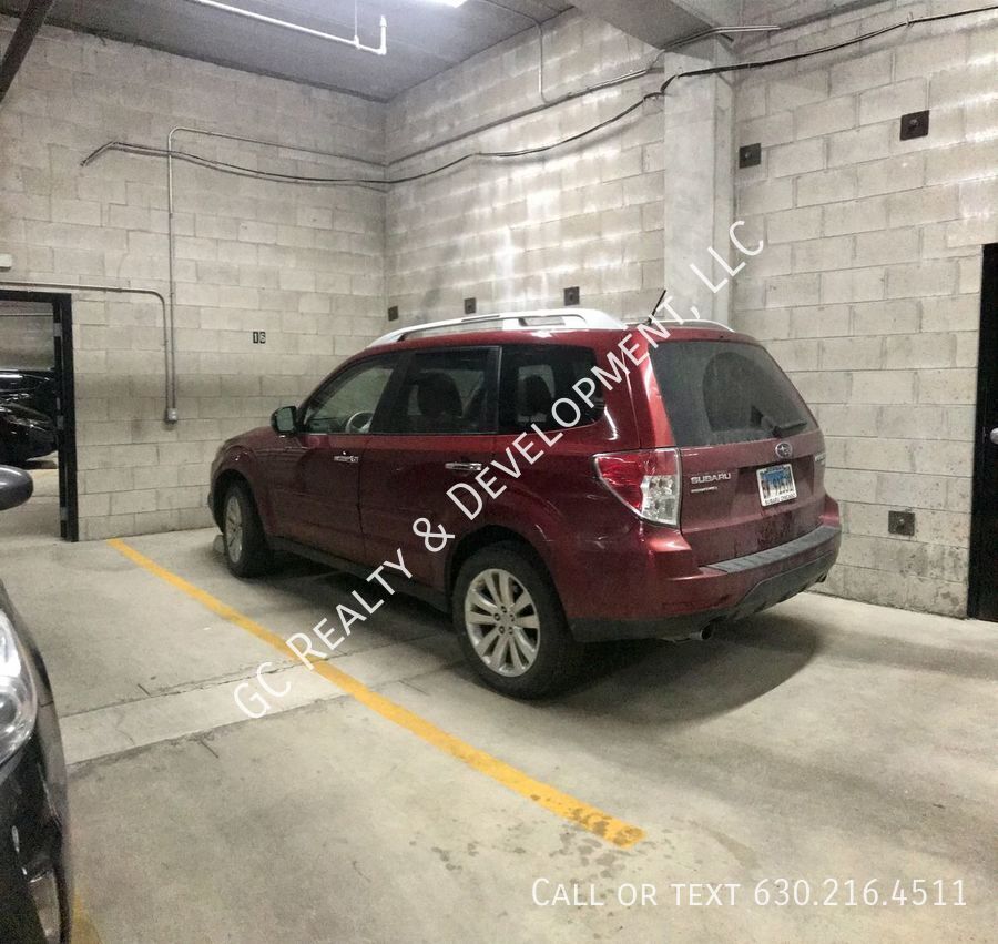 *** 2 BDRM / 2 BATH / HEATED GARAGE / LAUNDRY IN UNIT / HARDWOOD / NEWER BUILDING *** property image