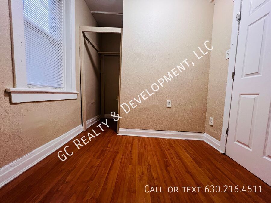 *** 1/2 MO RENT FREE / GREAT LOCATION / 3 BDRM - 1 BTH / APPL INCL / LARGE YARD *** property image