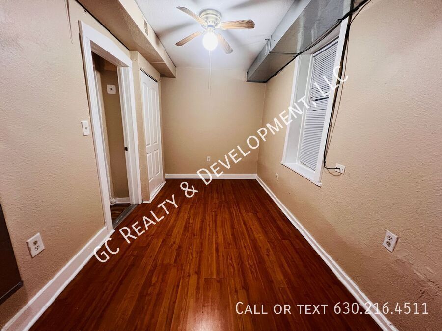 *** 1/2 MO RENT FREE / GREAT LOCATION / 3 BDRM - 1 BTH / APPL INCL / LARGE YARD *** property image