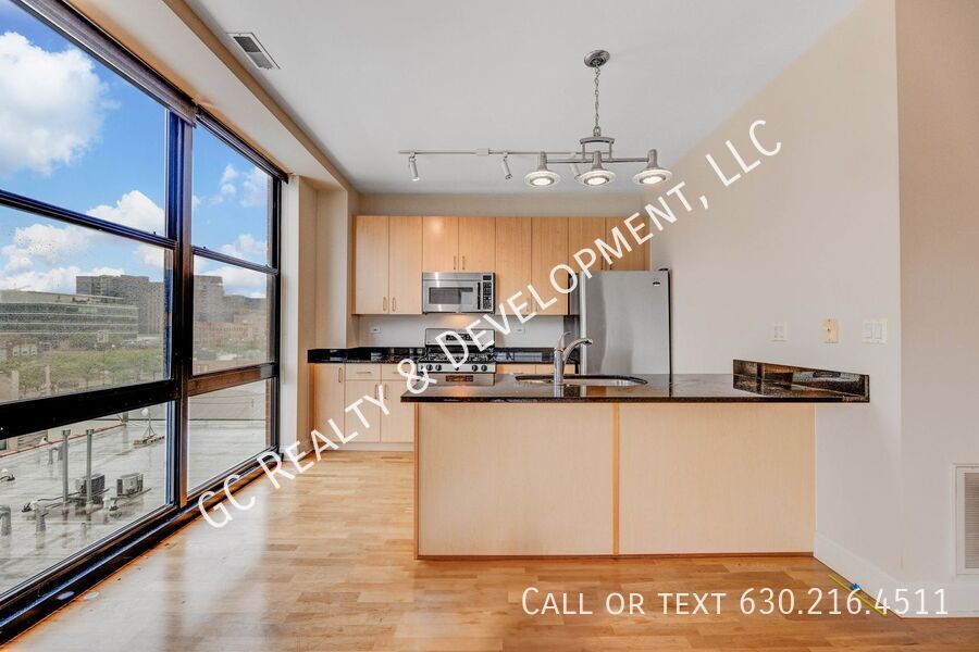 *** PET FRIENDLY / PARKING INCLUDED / LAUNDRY IN UNIT / CORNER UNIT / INTERNET INCL / HUGE CLOSETS *** property image