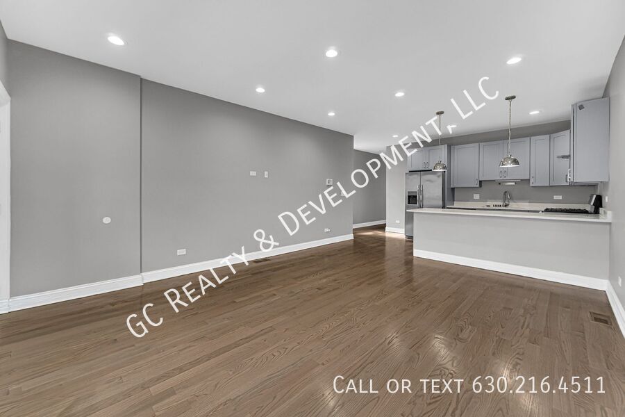 *** 1/2 MO RENT FREE / RECENTLY UPDATED / 4 BDRM - 2 BTH / CENTRAL AC / GARAGE PARKING AVAIL / PET FRIENDLY *** property image