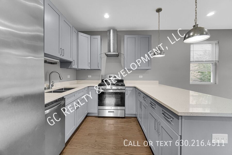 *** 1/2 MO RENT FREE / RECENTLY UPDATED / 4 BDRM - 2 BTH / CENTRAL AC / GARAGE PARKING AVAIL / PET FRIENDLY *** property image