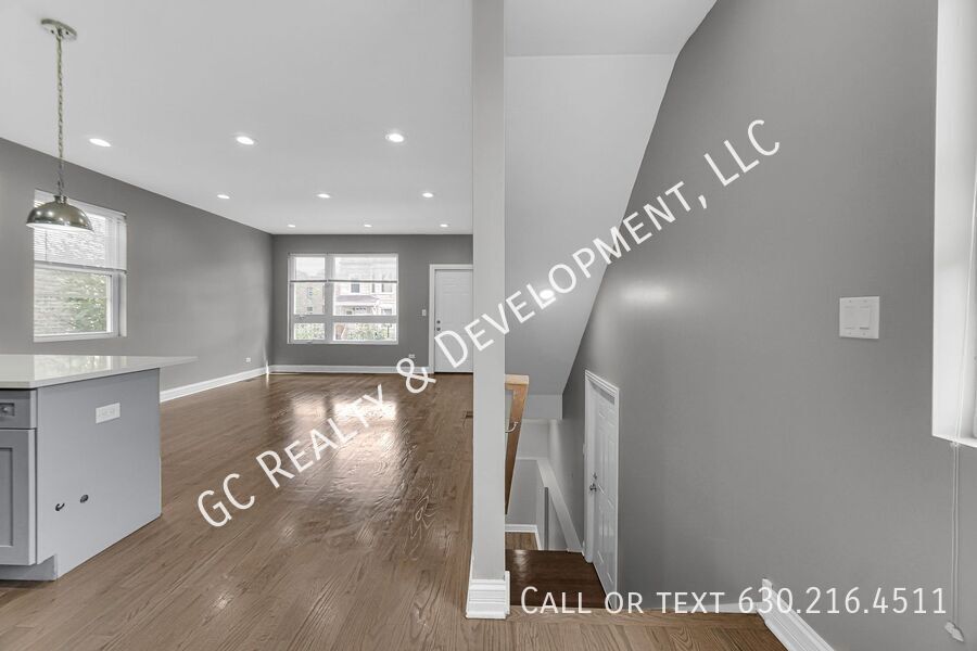 *** 1/2 MO RENT FREE / RECENTLY UPDATED / 4 BDRM - 2 BTH / CENTRAL AC / GARAGE PARKING AVAIL / PET FRIENDLY *** property image