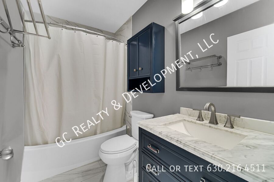 *** 1/2 MO RENT FREE / RECENTLY UPDATED / 4 BDRM - 2 BTH / CENTRAL AC / GARAGE PARKING AVAIL / PET FRIENDLY *** property image