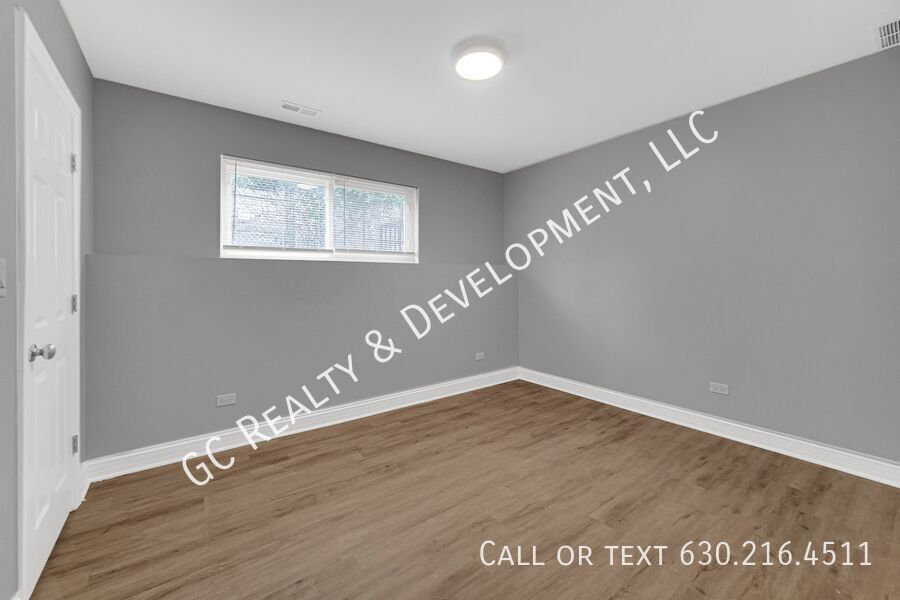 *** 1/2 MO RENT FREE / RECENTLY UPDATED / 4 BDRM - 2 BTH / CENTRAL AC / GARAGE PARKING AVAIL / PET FRIENDLY *** property image