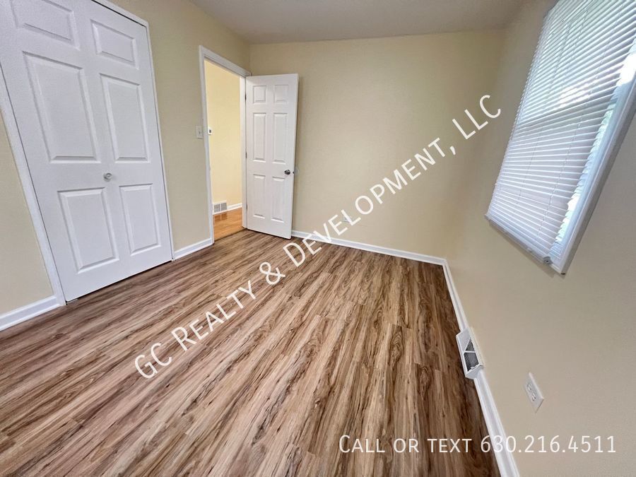 *** 1/2 MO RENT FREE / 3 BDRM-2 FULL BATH / 2 CAR GARAGE / PRIMARY SUITE W/FULL BATH / FINISHED LOWER LEVEL / CENTRAL AIR *** property image