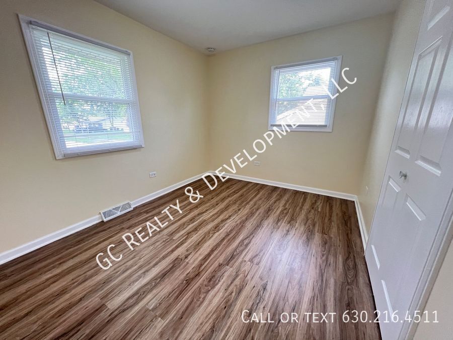 *** 1/2 MO RENT FREE / 3 BDRM-2 FULL BATH / 2 CAR GARAGE / PRIMARY SUITE W/FULL BATH / FINISHED LOWER LEVEL / CENTRAL AIR *** property image