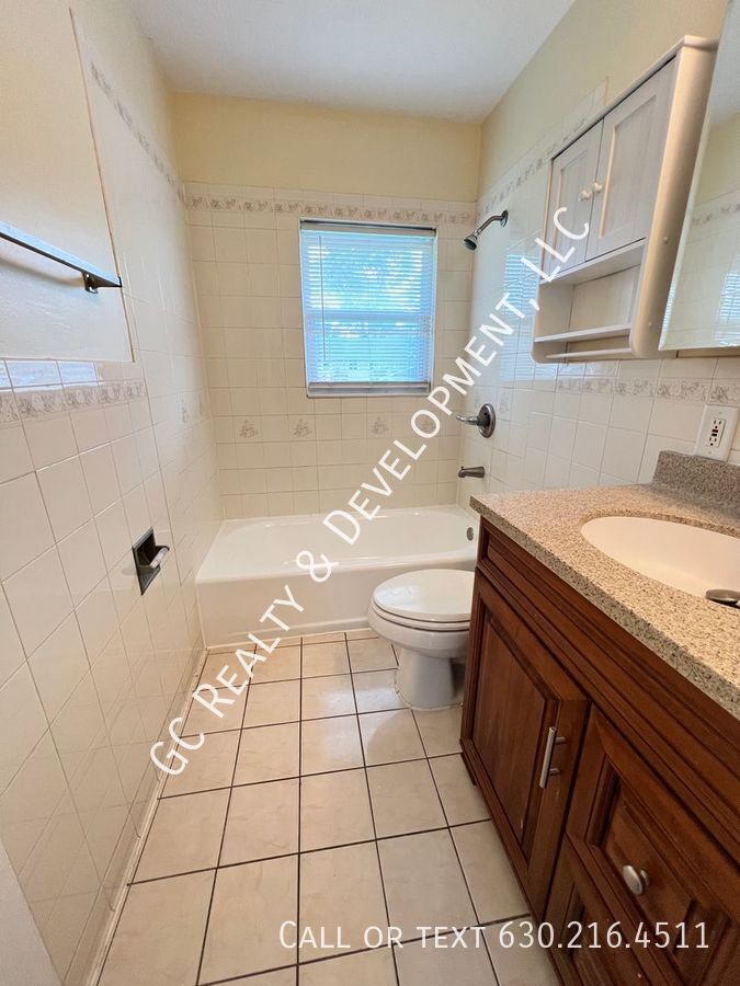 *** 1/2 MO RENT FREE / 3 BDRM-2 FULL BATH / 2 CAR GARAGE / PRIMARY SUITE W/FULL BATH / FINISHED LOWER LEVEL / CENTRAL AIR *** property image