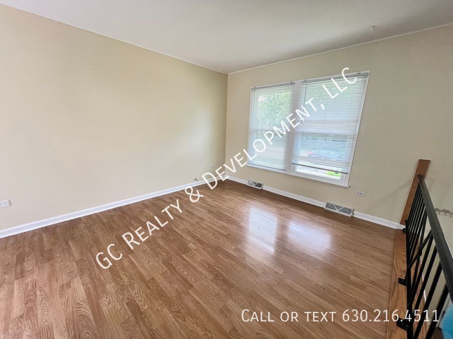 *** 1/2 MO RENT FREE / 3 BDRM-2 FULL BATH / 2 CAR GARAGE / PRIMARY SUITE W/FULL BATH / FINISHED LOWER LEVEL / CENTRAL AIR *** property image