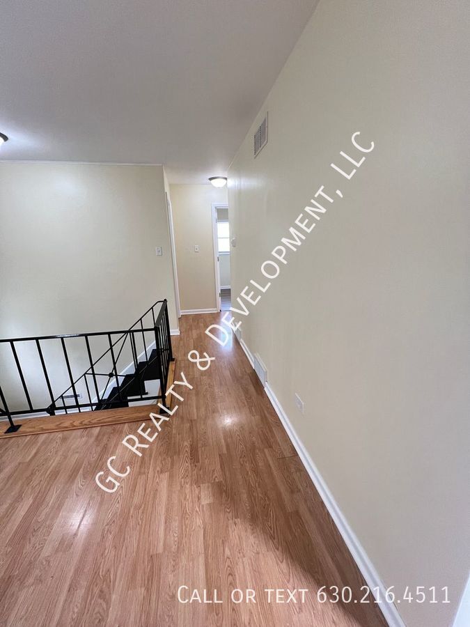 *** 1/2 MO RENT FREE / 3 BDRM-2 FULL BATH / 2 CAR GARAGE / PRIMARY SUITE W/FULL BATH / FINISHED LOWER LEVEL / CENTRAL AIR *** property image