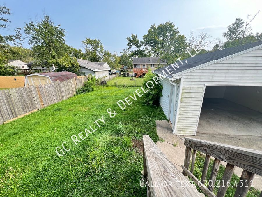 *** 1/2 MO RENT FREE / 3 BDRM-2 FULL BATH / 2 CAR GARAGE / PRIMARY SUITE W/FULL BATH / FINISHED LOWER LEVEL / CENTRAL AIR *** property image