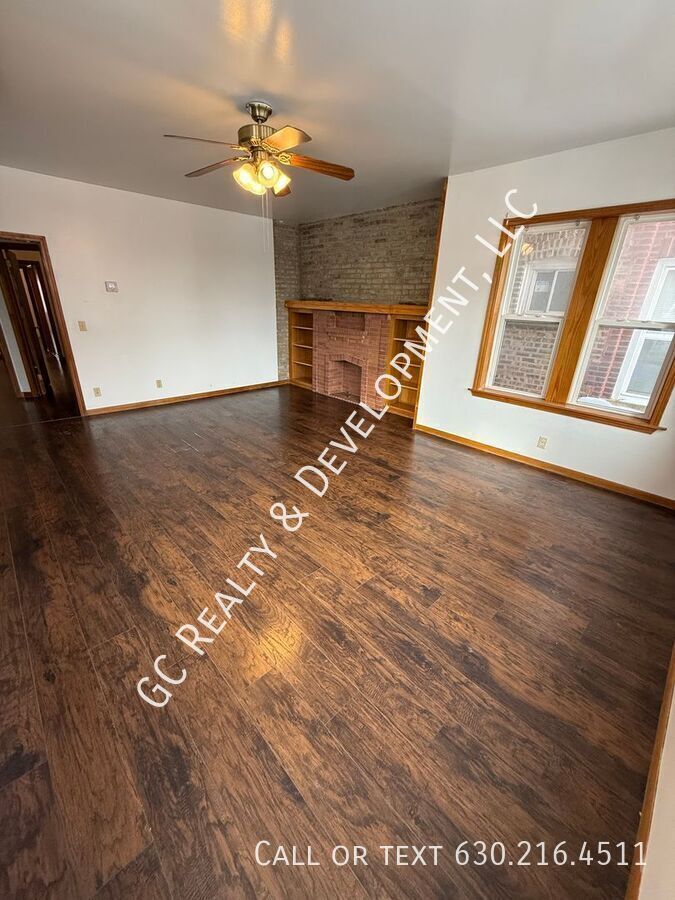 *** 1ST FLOOR UNIT / 2 BDRM / PET FRIENDLY / GARAGE PARKING FOR $50/MO / CENTRAL AC *** property image