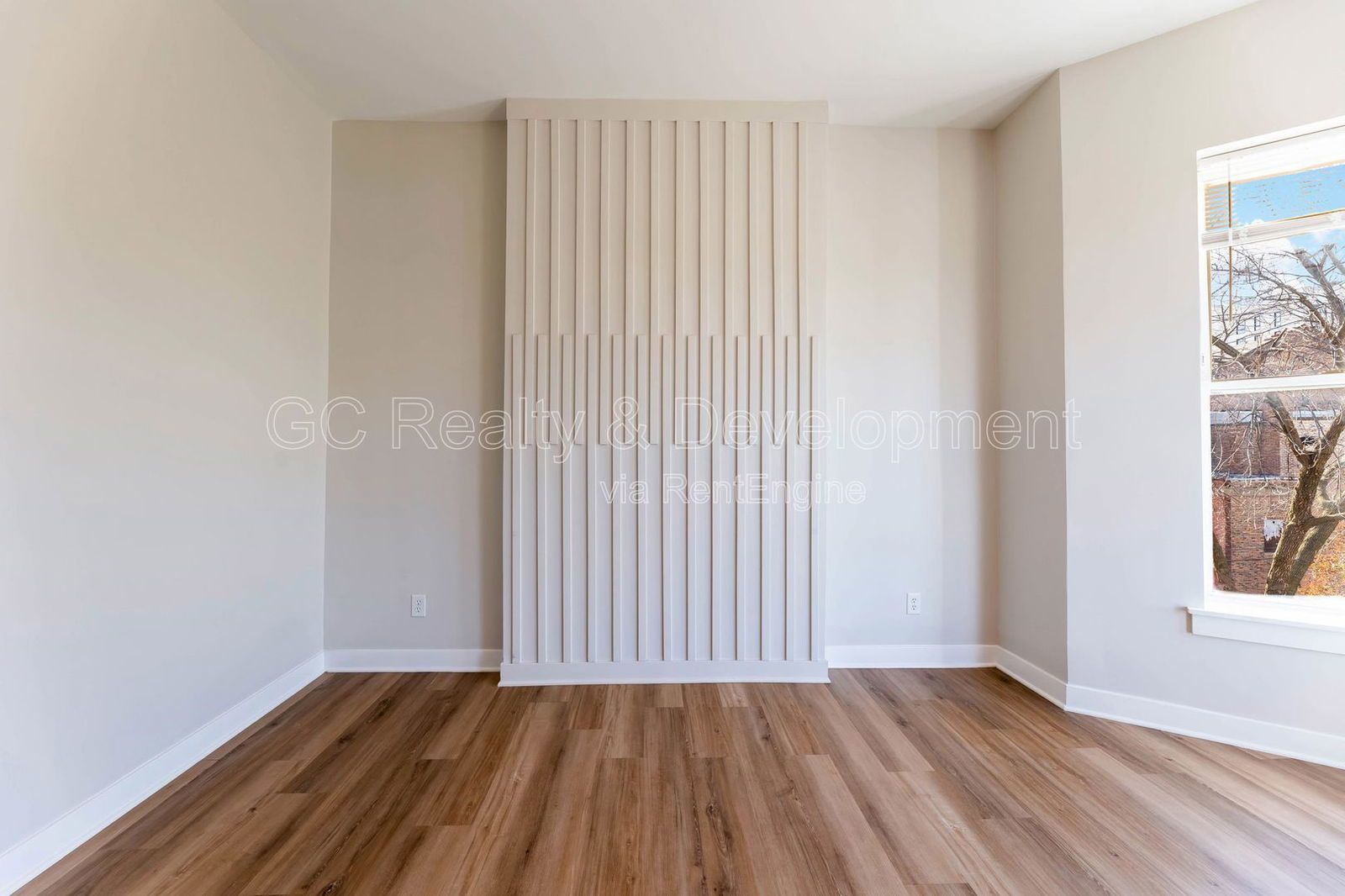 *** 3 BDRM - 1.5 BTH / UPDATED / 1800 SQFT / STAINLESS APPL & GRANITE /  PET FRIENDLY / LAUNDRY IN UNIT *** property image