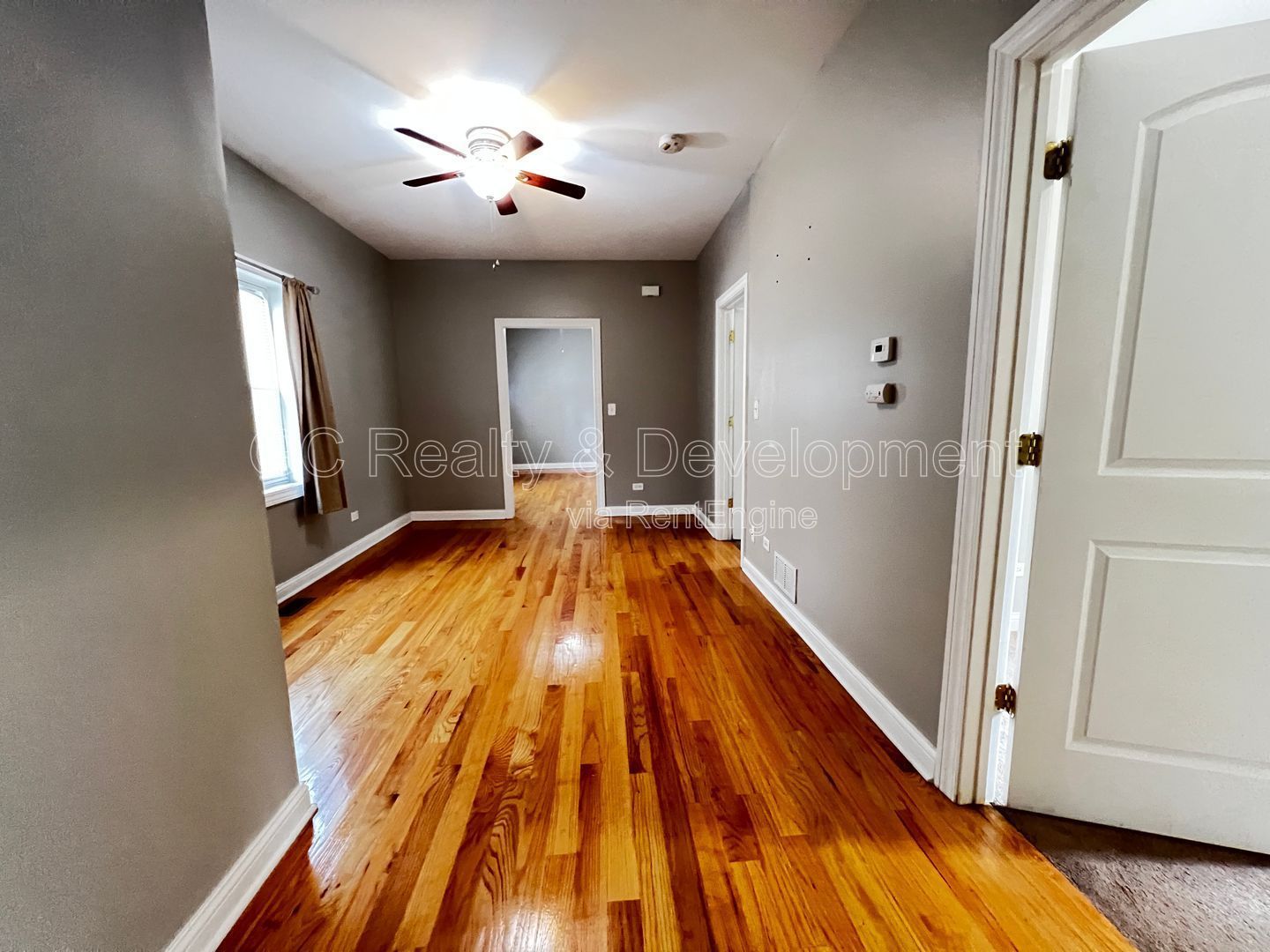 *** 1/2 MO RENT FREE / PILSEN LOCATION / 3 BEDROOMS / 1 BATH /APPL INLC / PARKING SPACE INCL / FREE LAUNDRY *** property image
