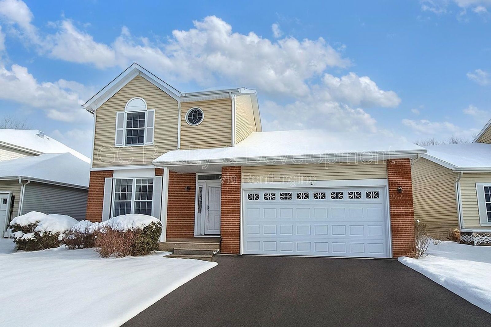 *** RECENTLY UPDATED / CUL-DE-SAC / DISTRICT 203 / PET FRIENDLY / FINISHED BASEMENT *** property image