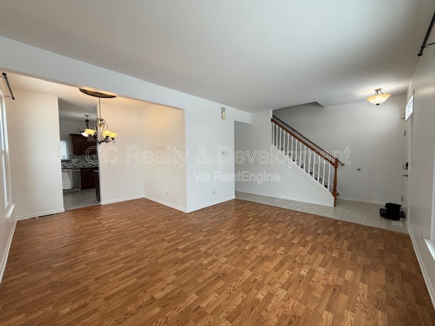 *** RECENTLY UPDATED / CUL-DE-SAC / DISTRICT 203 / PET FRIENDLY / FINISHED BASEMENT *** property image