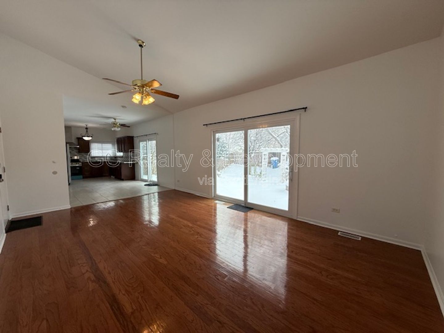 *** RECENTLY UPDATED / CUL-DE-SAC / DISTRICT 203 / PET FRIENDLY / FINISHED BASEMENT *** property image