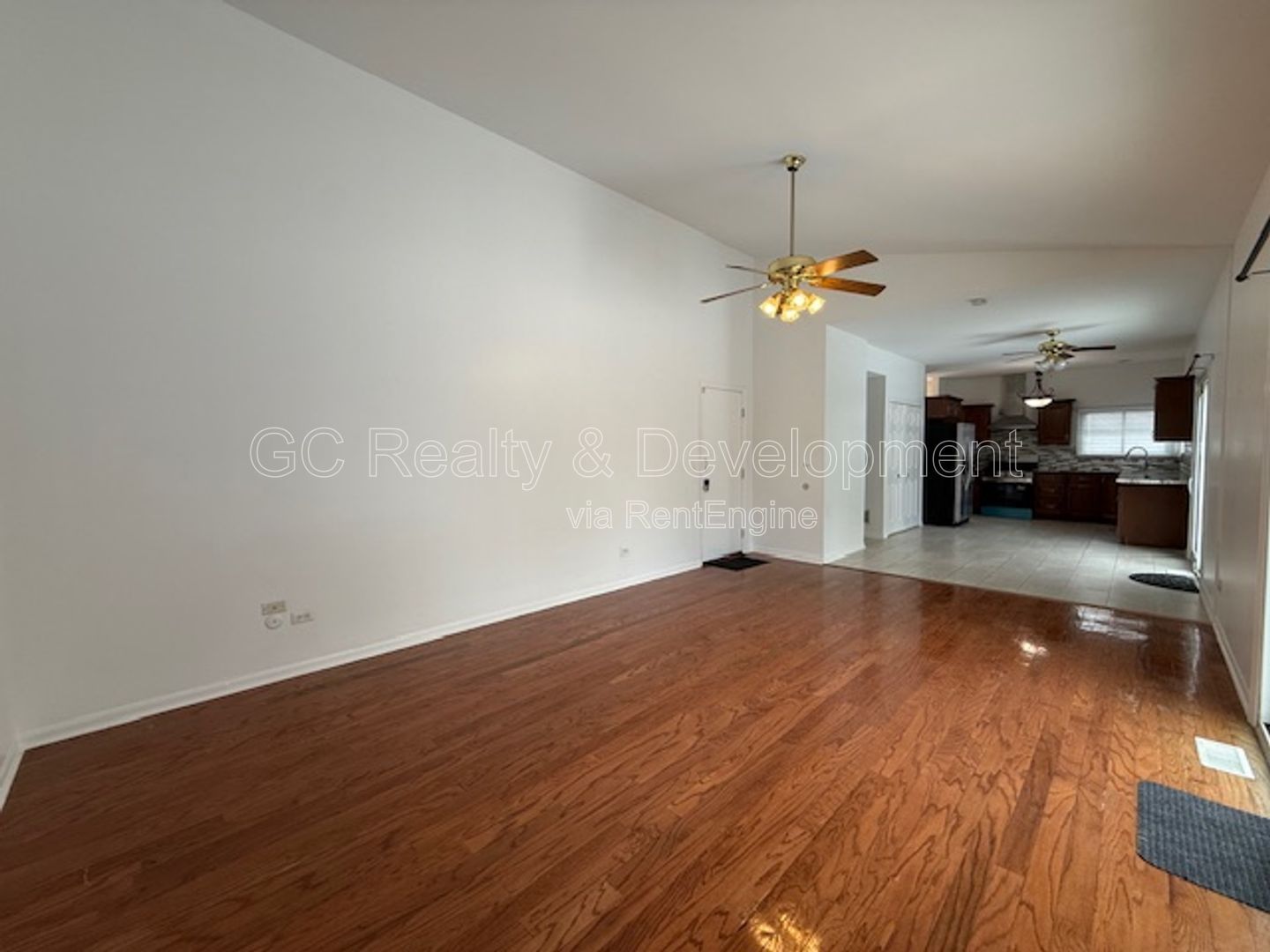 *** RECENTLY UPDATED / CUL-DE-SAC / DISTRICT 203 / PET FRIENDLY / FINISHED BASEMENT *** property image