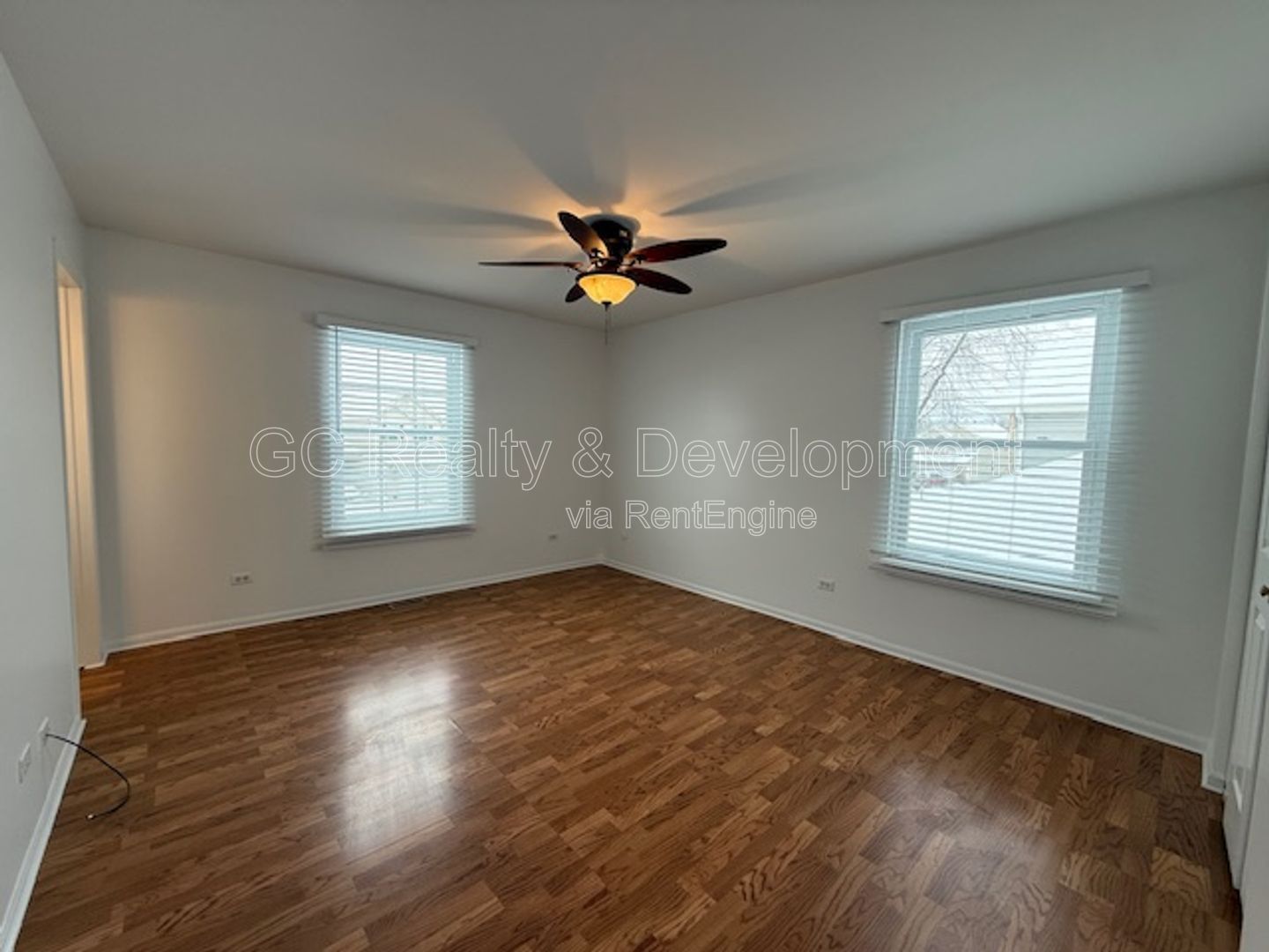 *** RECENTLY UPDATED / CUL-DE-SAC / DISTRICT 203 / PET FRIENDLY / FINISHED BASEMENT *** property image