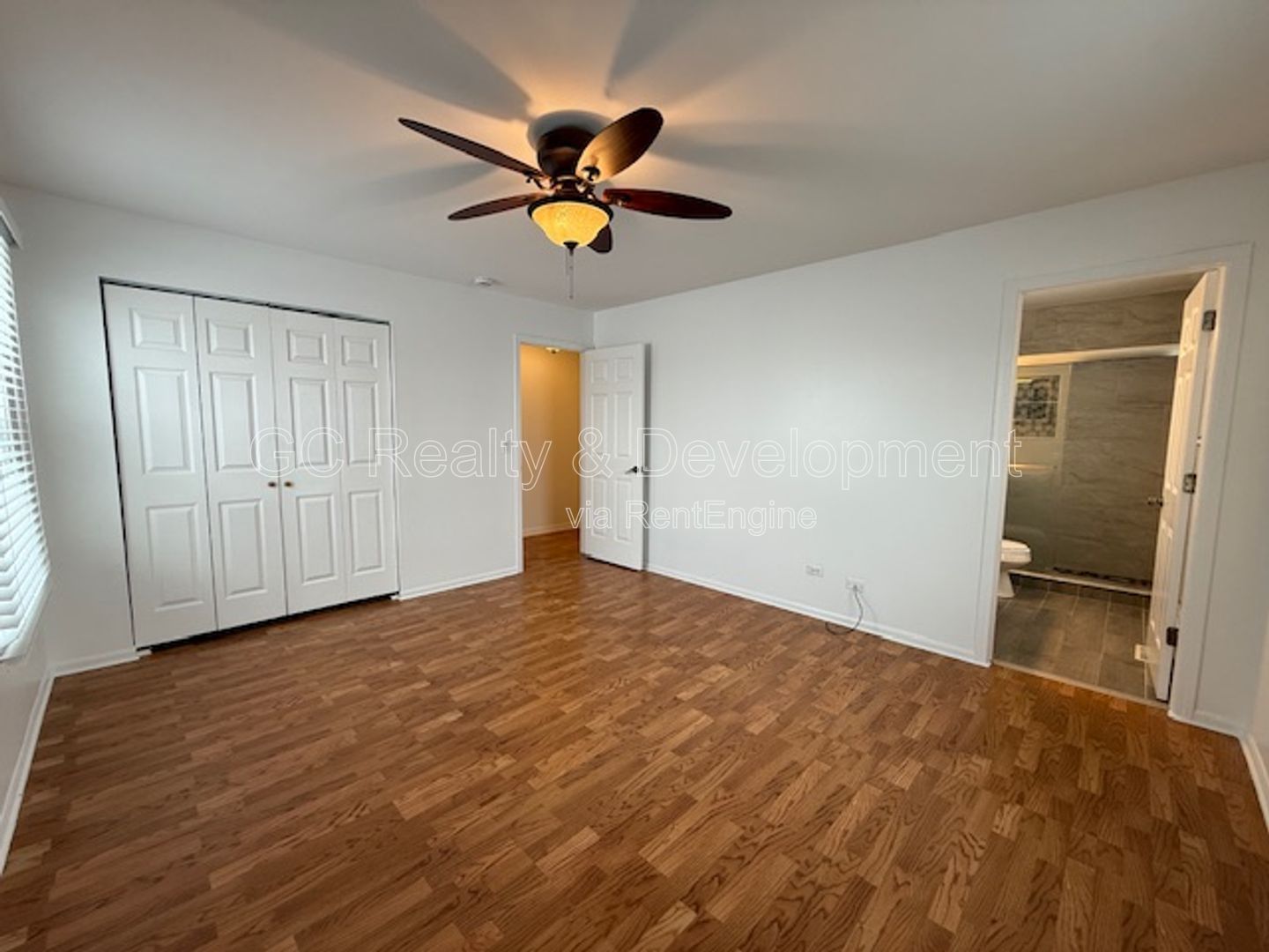 *** RECENTLY UPDATED / CUL-DE-SAC / DISTRICT 203 / PET FRIENDLY / FINISHED BASEMENT *** property image