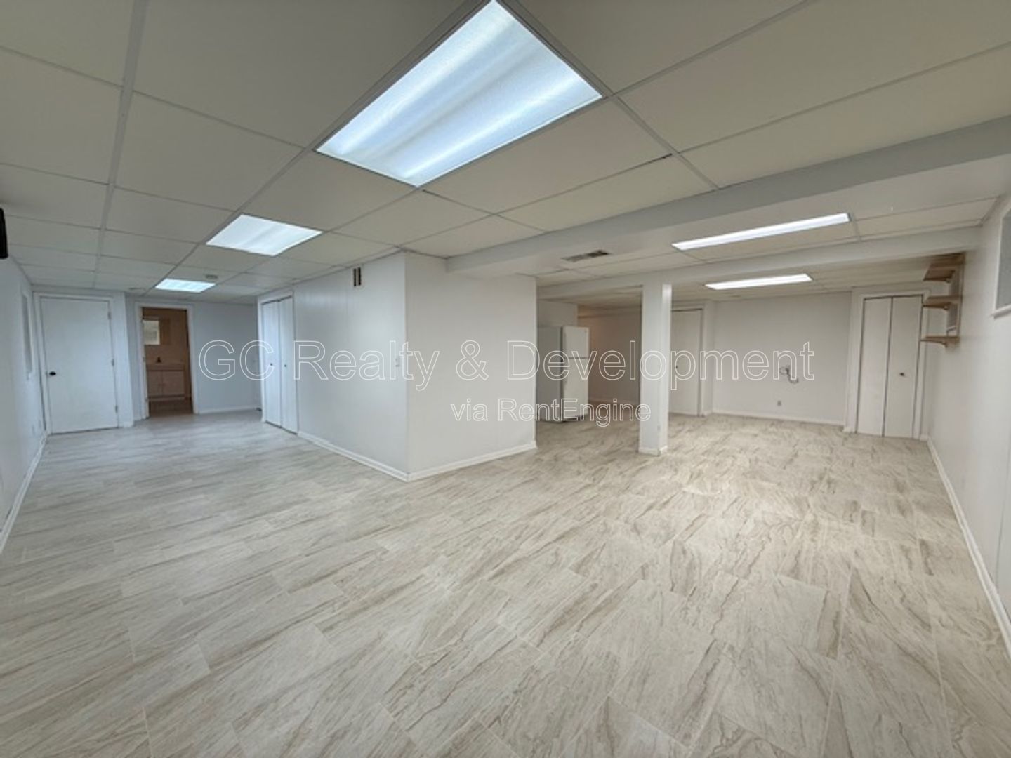 *** RECENTLY UPDATED / CUL-DE-SAC / DISTRICT 203 / PET FRIENDLY / FINISHED BASEMENT *** property image