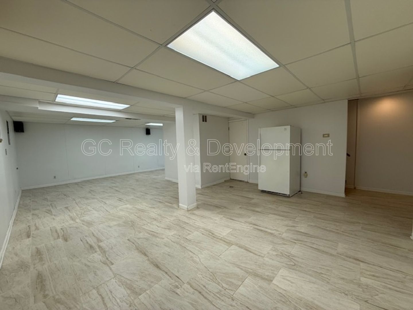 *** RECENTLY UPDATED / CUL-DE-SAC / DISTRICT 203 / PET FRIENDLY / FINISHED BASEMENT *** property image