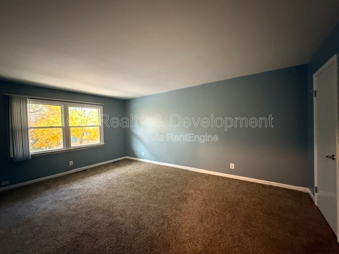 *** $250 OFF RENT / 2 BDRM / TENANT ONLY PAYS ELECTRIC / 2 PARKING SPOTS / SHOPPING NEARBY / LAUNDRY ON SITE *** property image