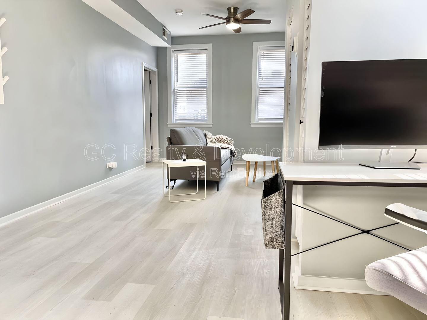 *** 1 MONTH FREE / 2 BDRM / IN UNIT LAUNDRY / SS APPL / CENTRAL AC / PET FRIENDLY / WALK TO TRAIN *** property image