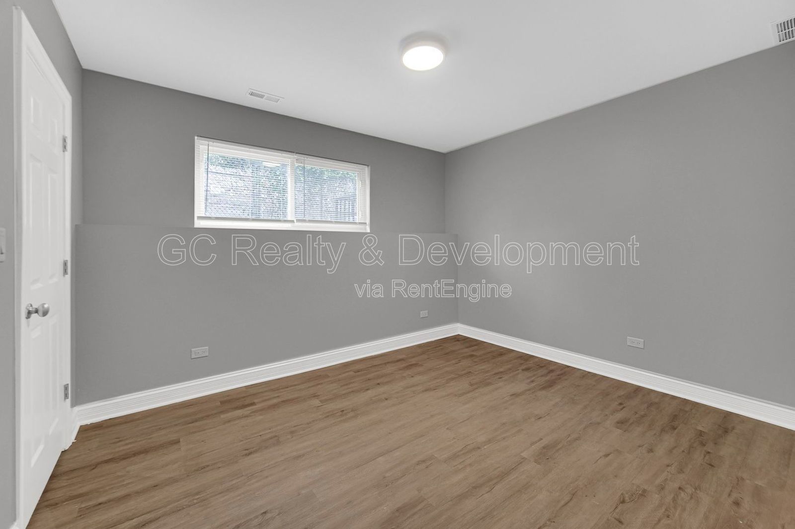 *** 1/2 MO RENT FREE / RECENTLY UPDATED / 4 BDRM - 2 BTH / CENTRAL AC / GARAGE PARKING AVAIL / PET FRIENDLY *** property image