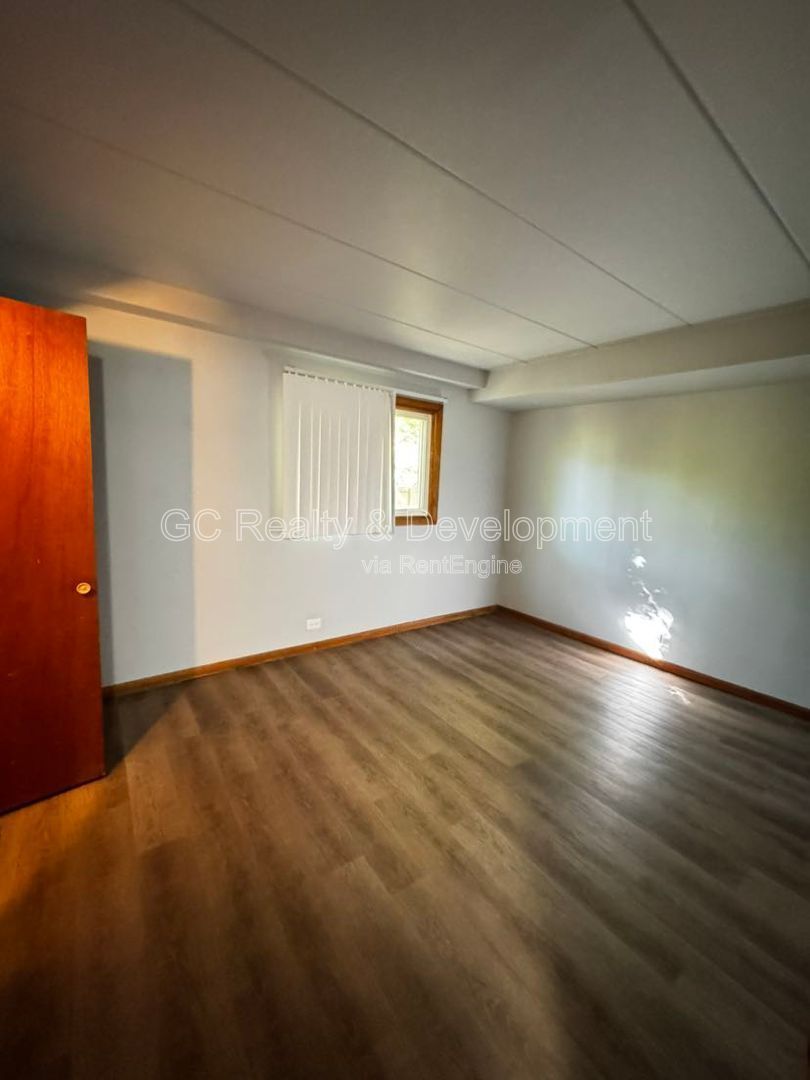 *** FIRST FLOOR UNIT / CENTRAL AC / FREE LAUNDRY ON SITE / PET FRIENDLY / TENANT ONLY PAYS ELECTRIC *** property image