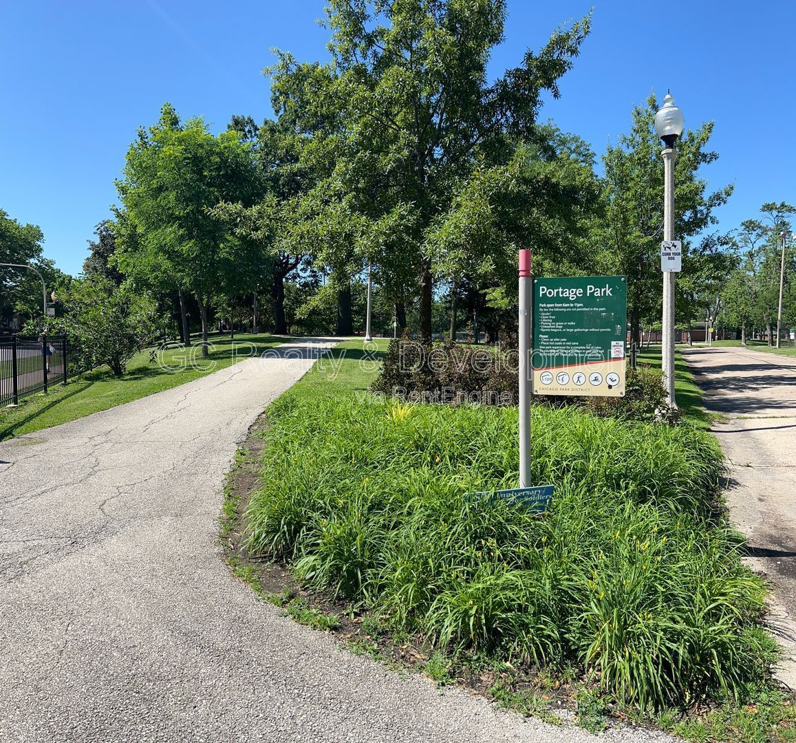 *** 1/2 MO RENT FREE / PORTAGE PARK / 2BDRM / SS APPLIANCES INCL / FREE LAUNDRY IN BUILDING / STREET PARKING *** property image