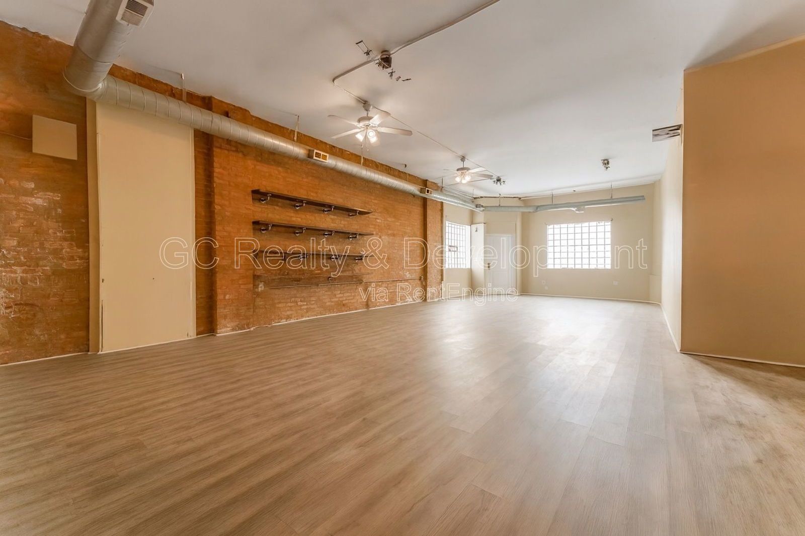 *** 1 MO RENT FREE / 2000 SQFT / 1ST FLOOR UNIT / CENTRAL AC / KITCHEN APPL INCL *** property image