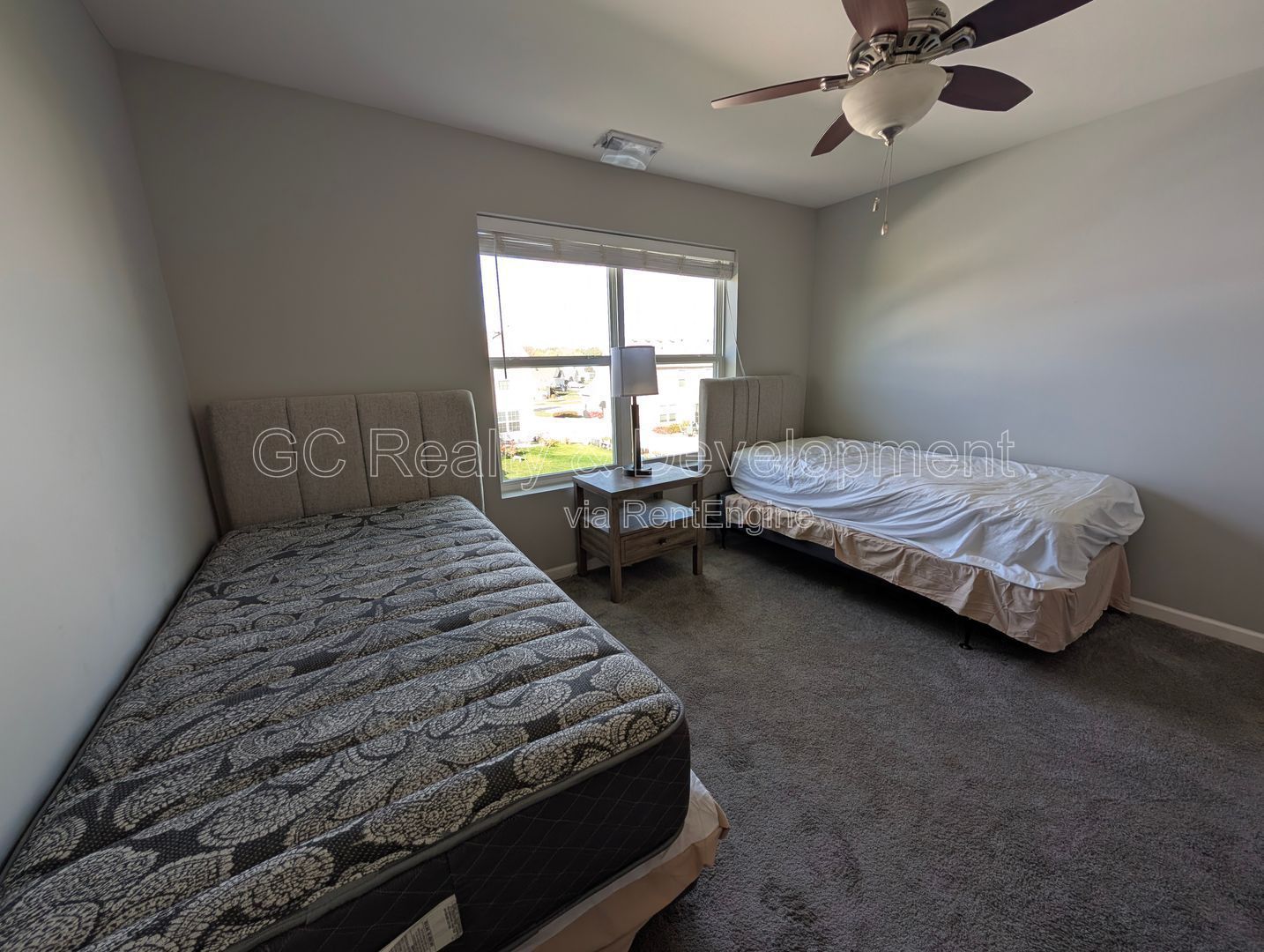 *** SPACIOUS 3BDRM - 2.5BTH DUPLEX IN HAMPSHIRE / D300 SCHOOLS / 2-CAR GARAGE & PRIVATE BACKYARD *** property image