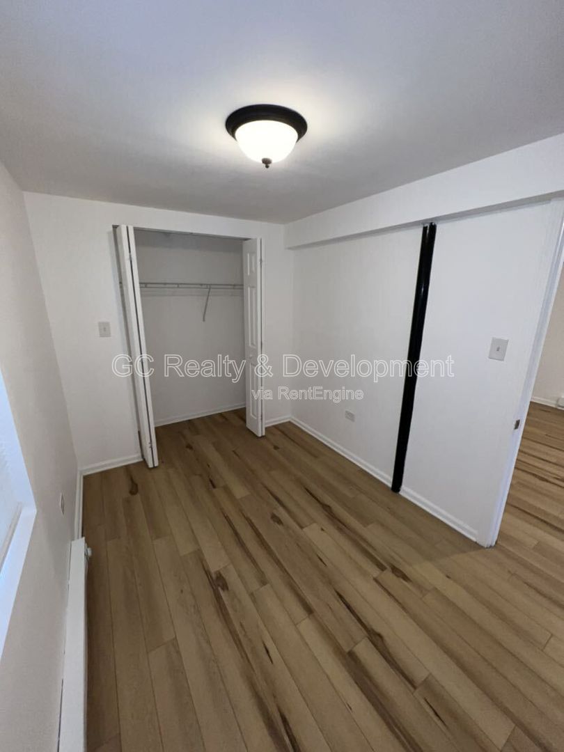 *** RECENTLY UPDATED / FREE LAUNDRY ON SITE / PET FRIENDLY / 2 PARKING SPOTS / LRG CLOSETS *** property image