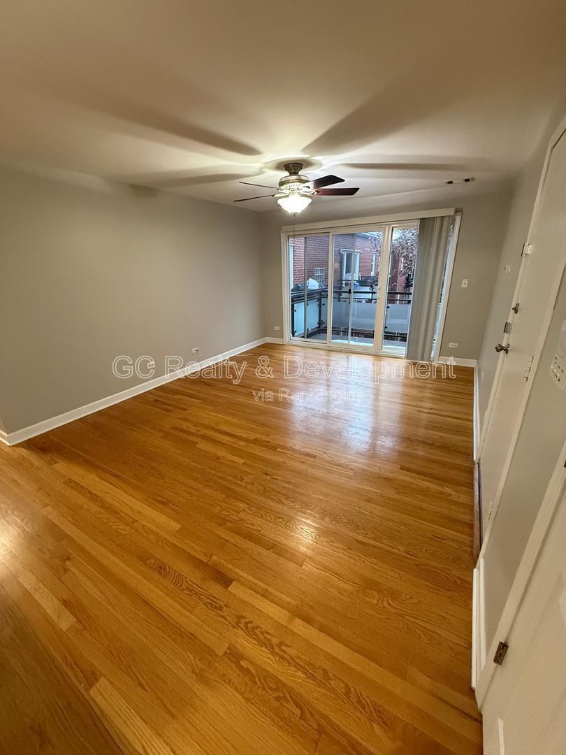 *** ROGERS PARK / IN UNIT LAUNDRY / CENTRAL AC / ASSIGNED PARKING / STORAGE UNIT *** property image