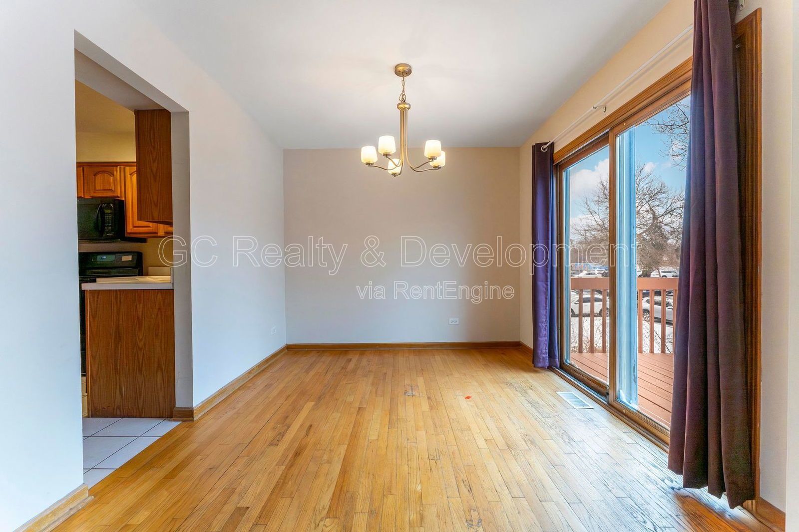 *** END UNIT / 1700+ SQFT / 3 BDRM - 3.5 BTH / FIN BASEMENT / ATTACHED 2 CAR GARAGE *** property image