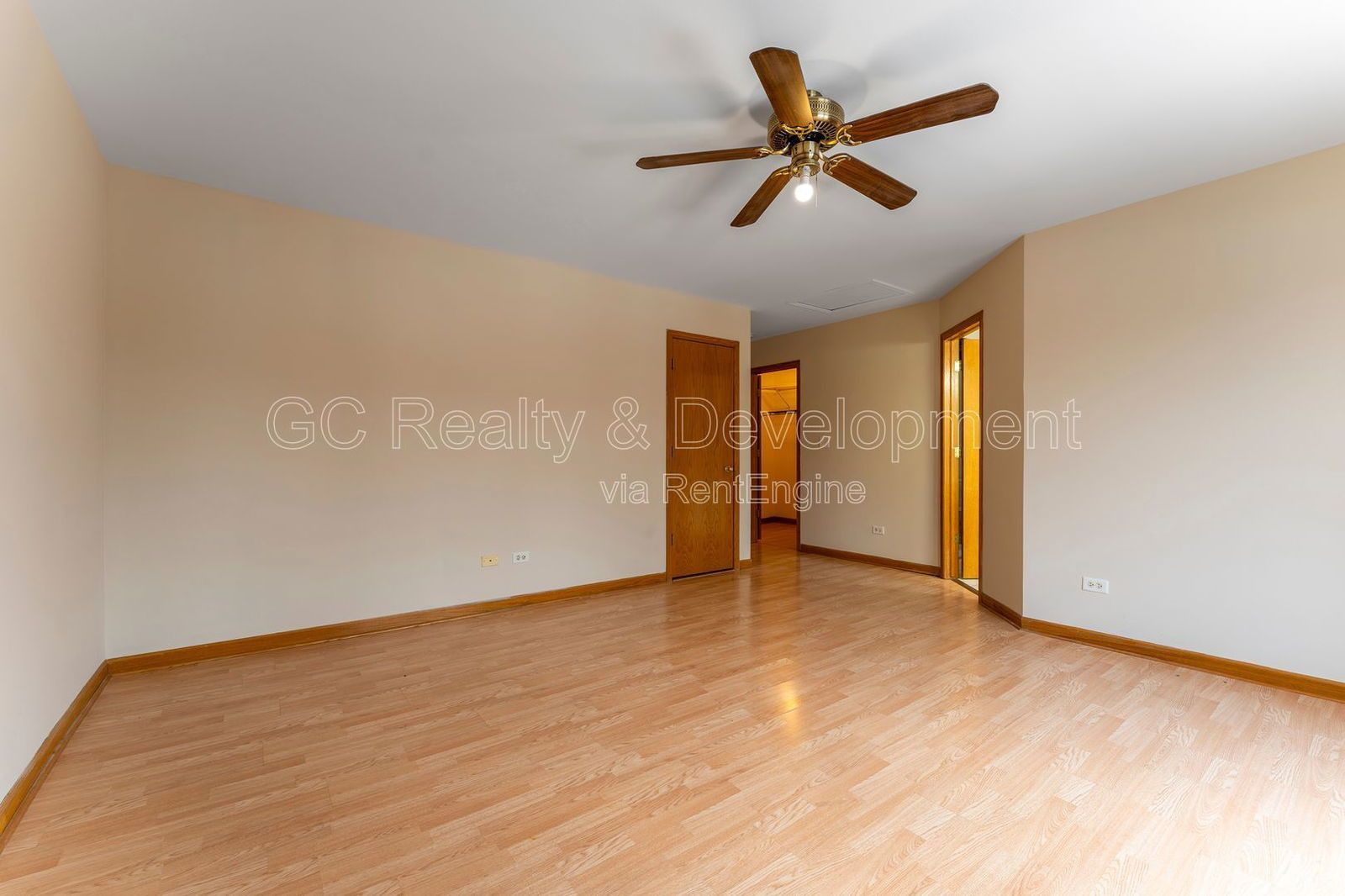 *** END UNIT / 1700+ SQFT / 3 BDRM - 3.5 BTH / FIN BASEMENT / ATTACHED 2 CAR GARAGE *** property image