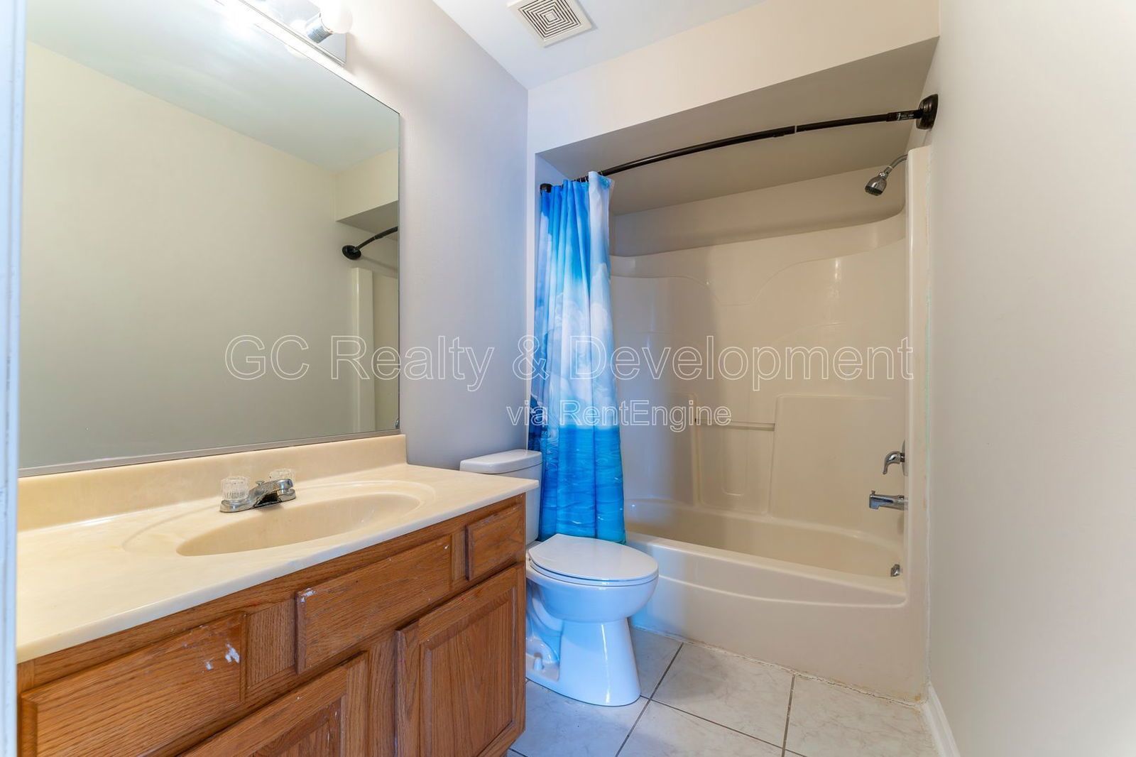 *** END UNIT / 1700+ SQFT / 3 BDRM - 3.5 BTH / FIN BASEMENT / ATTACHED 2 CAR GARAGE *** property image