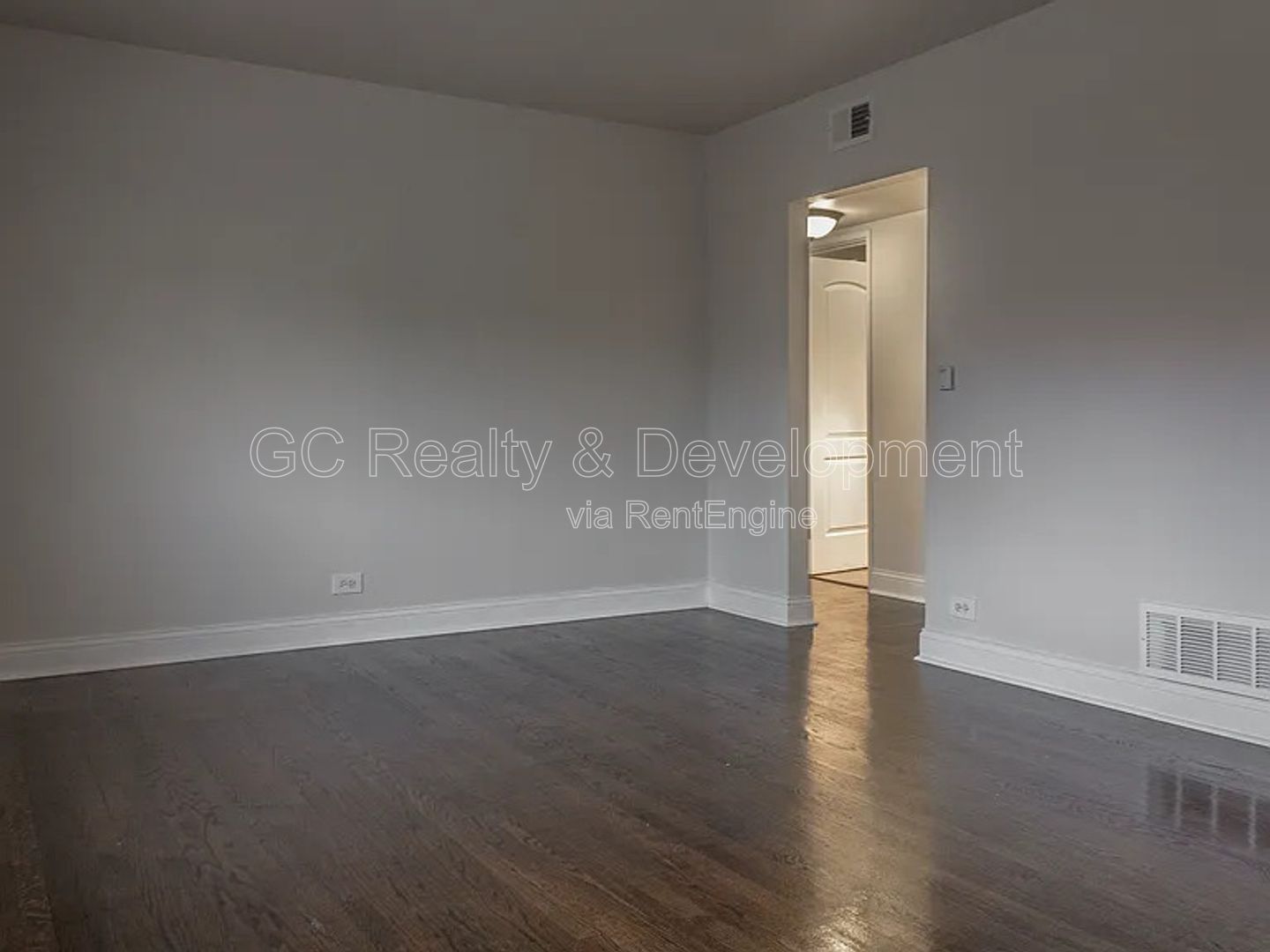 *** $350 OFF RENT / UPDATED 2 BDRM - 1 BTH / SOUTH SHORE LOCATION / HARDWOOD FLOORS / SS APPL INCL *** property image