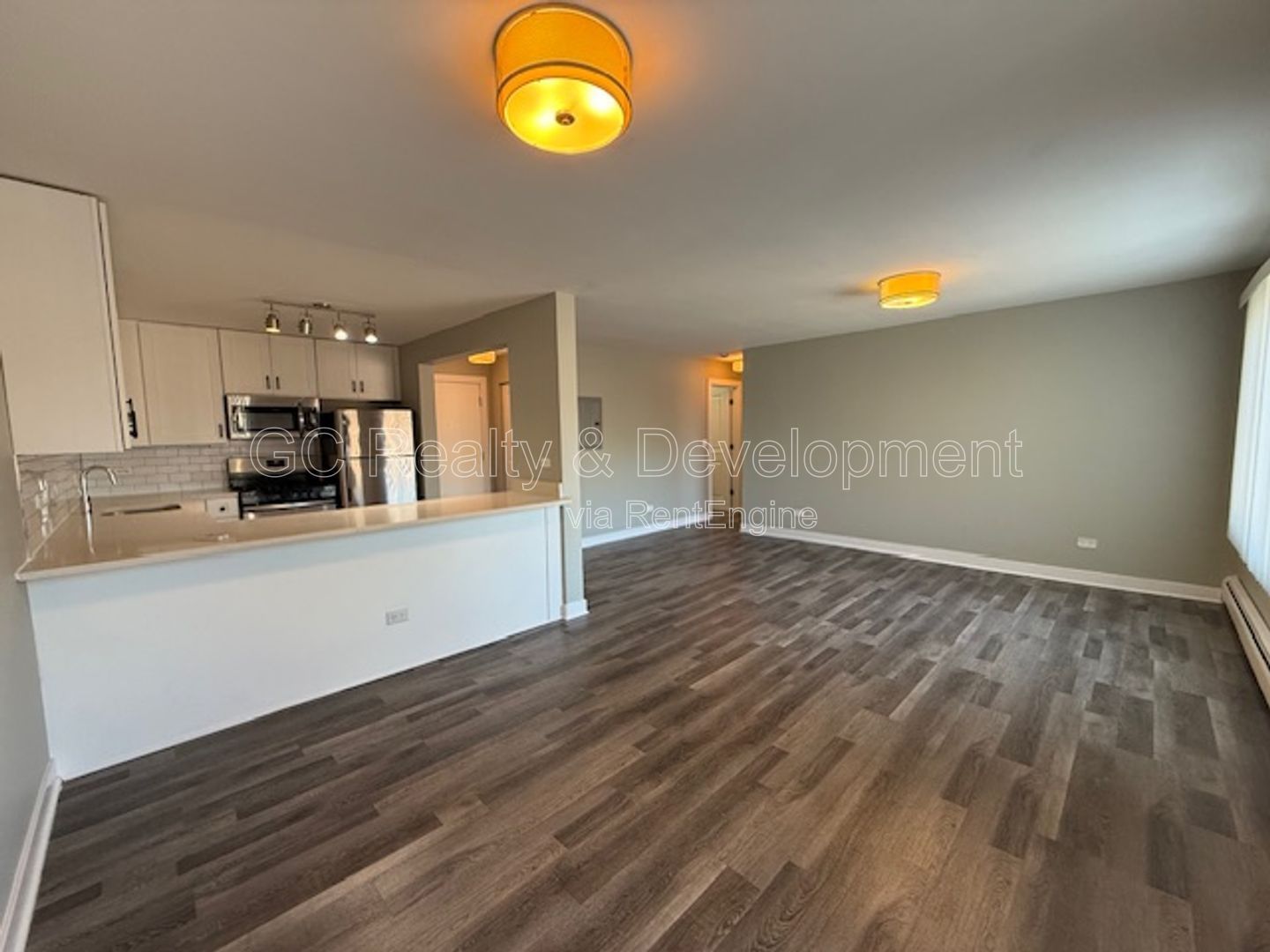 *** RECENTLY UPDATED / IN UNIT LAUNDRY / TENANT ONLY PAYS ELECTRIC / SS APPL *** property image