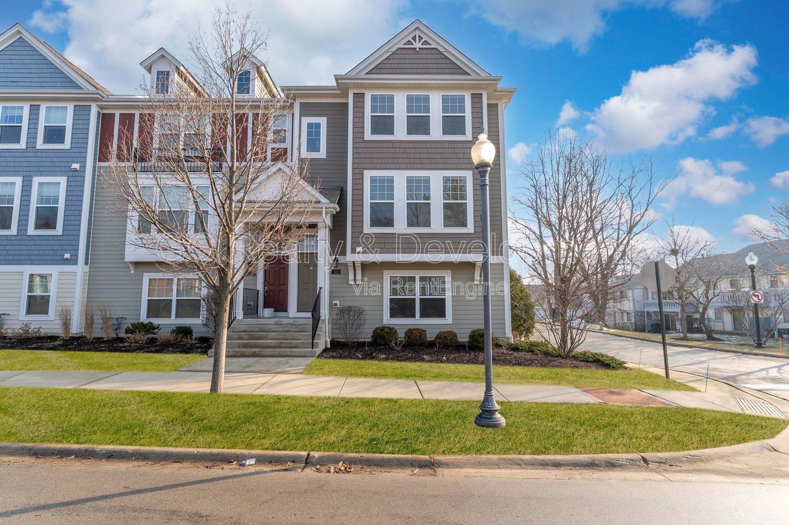 *** NEWER CONSTRUCTION / 3BDRM - 3.5 BTH / 2.5 CAR GARAGE / WOODFIELD MALL / LRG CLOSETS *** property image