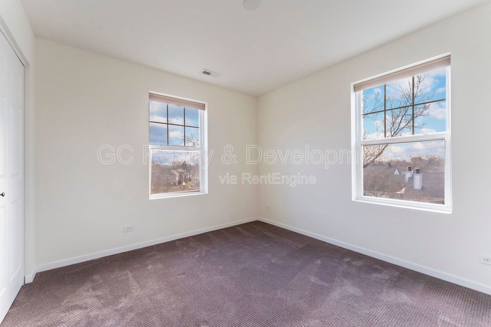 *** NEWER CONSTRUCTION / 3BDRM - 3.5 BTH / 2.5 CAR GARAGE / WOODFIELD MALL / LRG CLOSETS *** property image