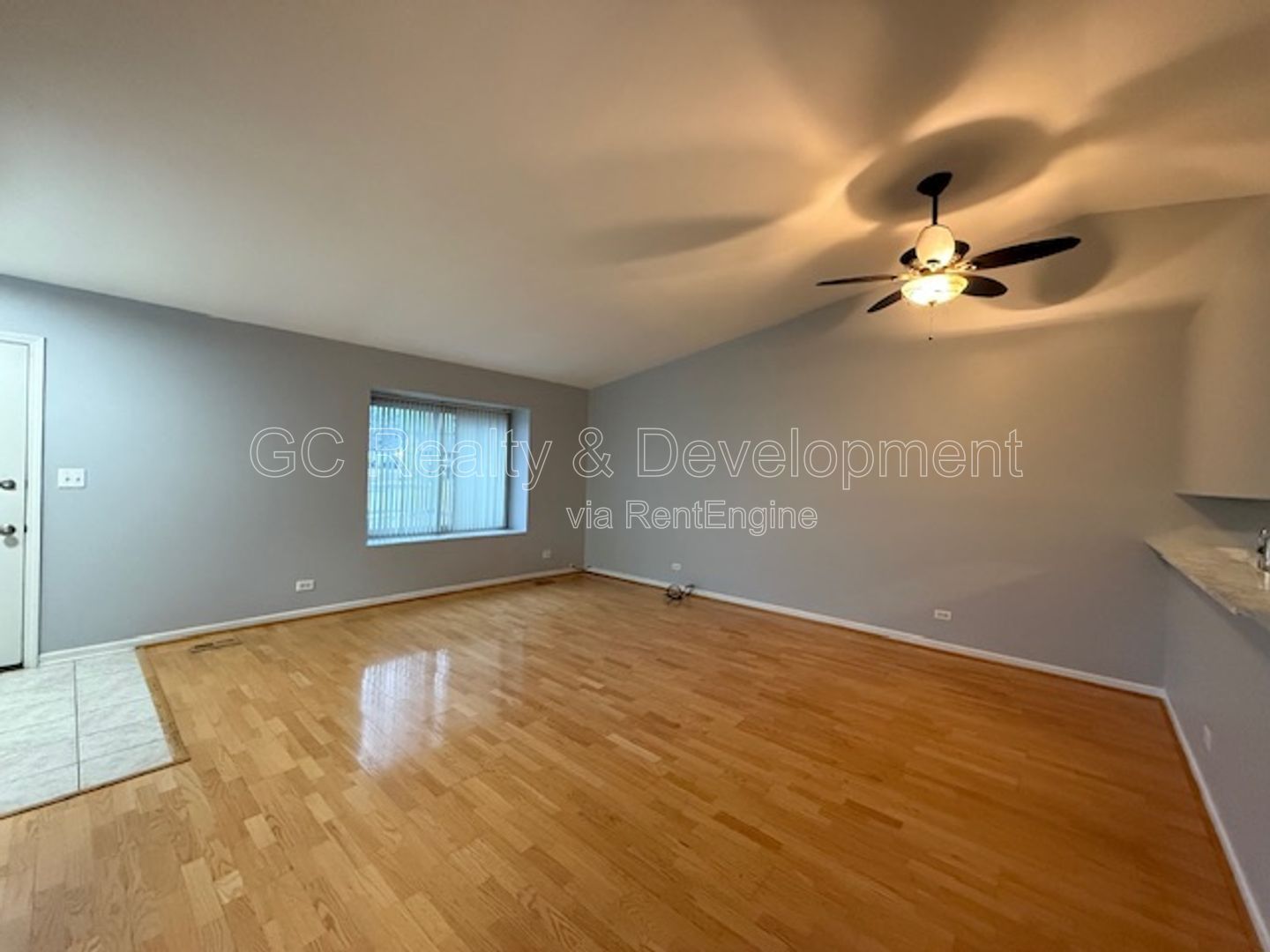 *** 2 BDRM / PET FRIENDLY / ATTACHED GARAGE PARKING / SCHOOL DISTRICT 46 / FENCED YARD *** property image