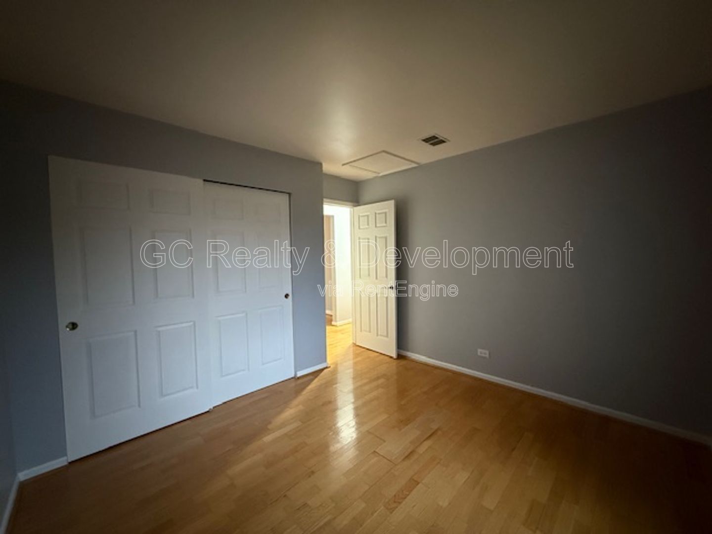 *** 2 BDRM / PET FRIENDLY / ATTACHED GARAGE PARKING / SCHOOL DISTRICT 46 / FENCED YARD *** property image