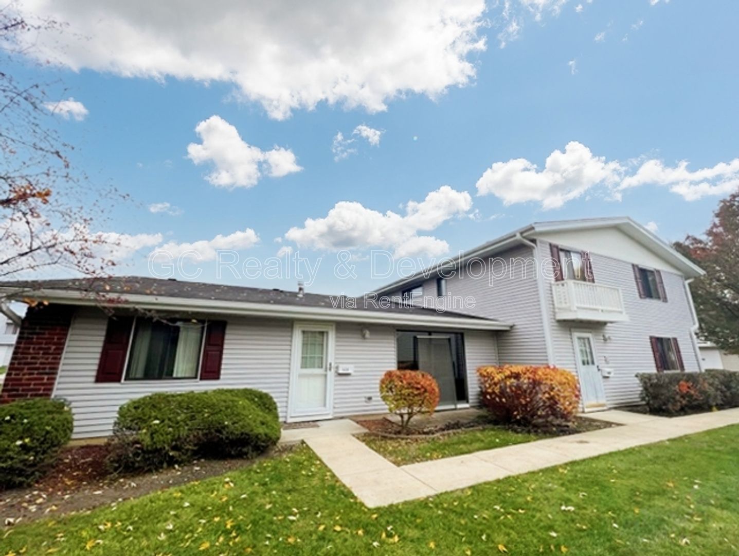 *** DISTRICT 54 / WEATHERSFIELD COMMONS / 2 BDRM / SS APPL INCL / ATTACHED GARAGE *** property image