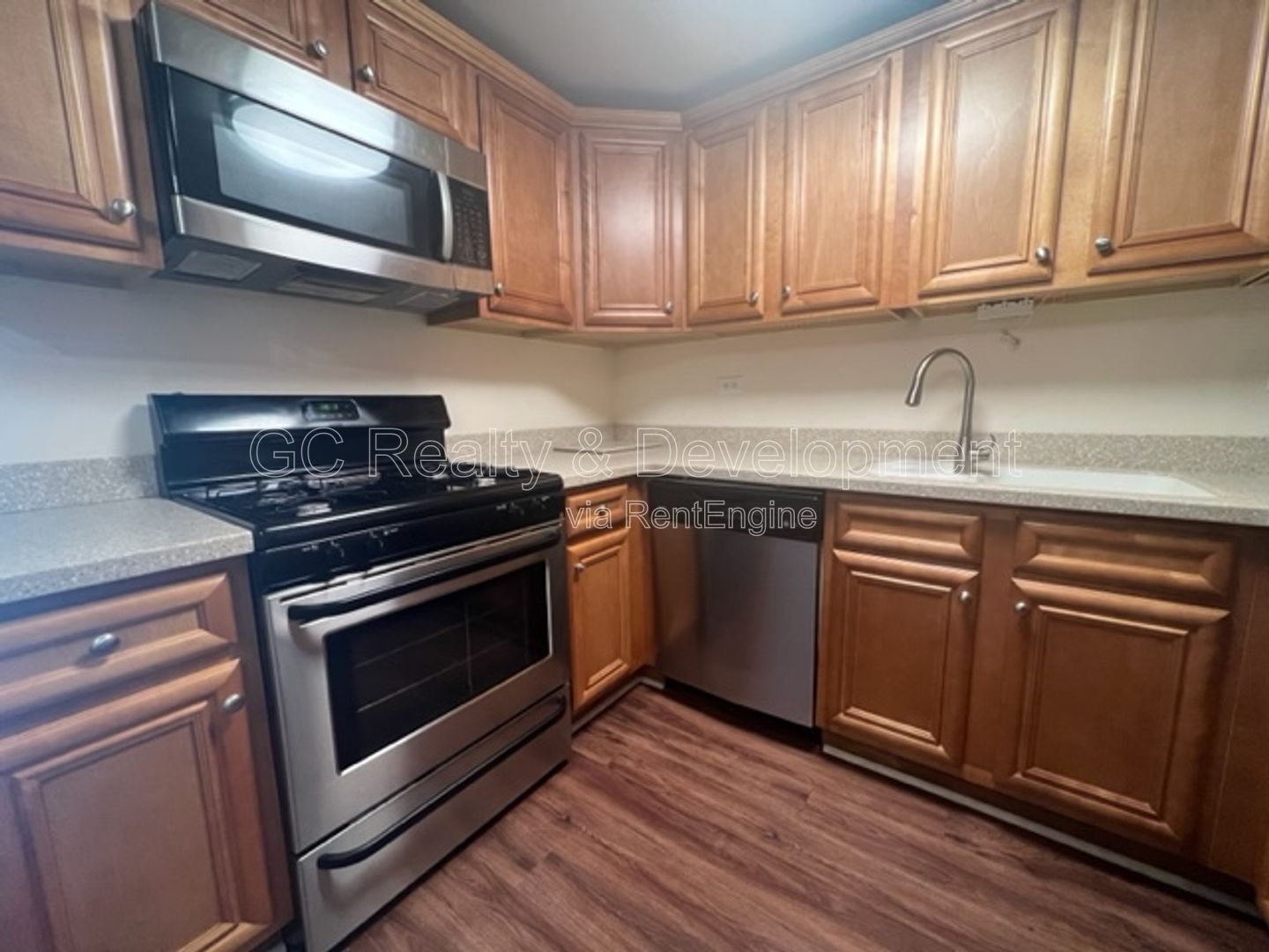 *** DISTRICT 54 / WEATHERSFIELD COMMONS / 2 BDRM / SS APPL INCL / ATTACHED GARAGE *** property image