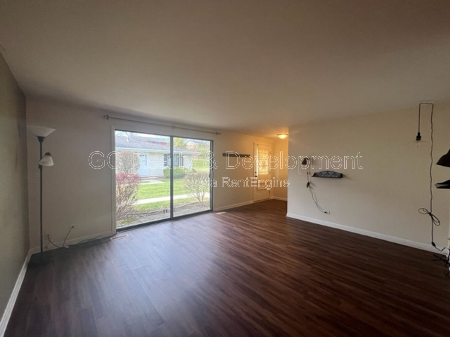 *** DISTRICT 54 / WEATHERSFIELD COMMONS / 2 BDRM / SS APPL INCL / ATTACHED GARAGE *** property image